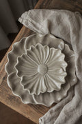 Assiett, Beige