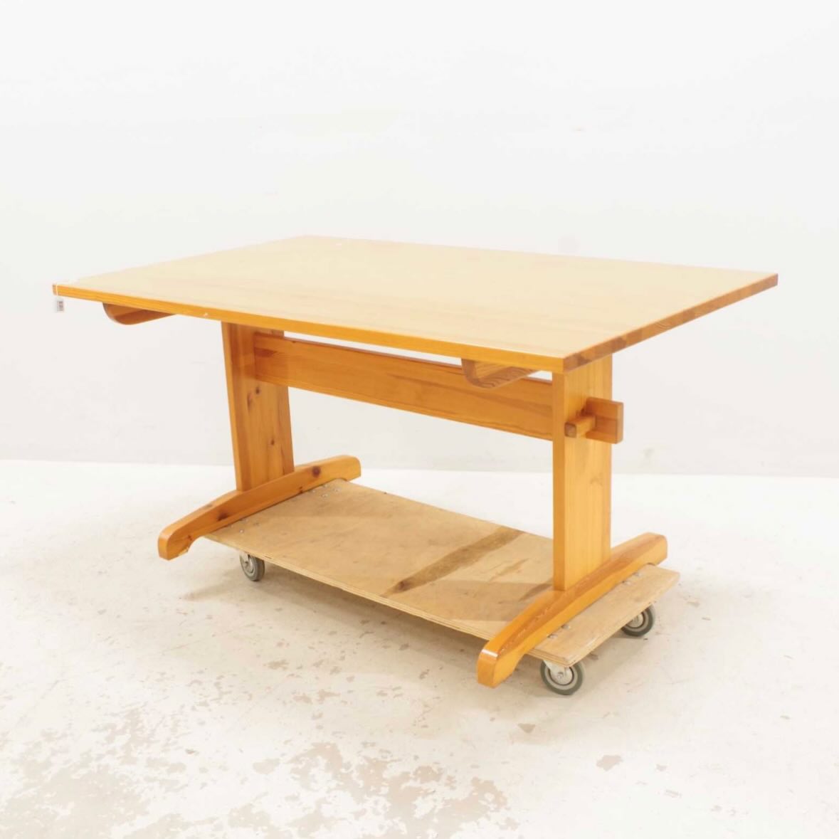 Köksbord, Mörk ek